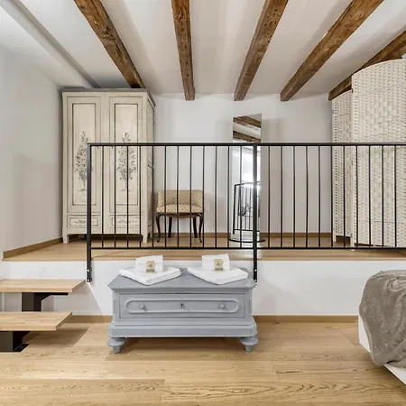 Apartament Domus Aeria By Different Bolonia