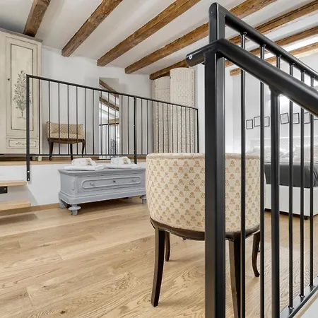 Domus Aeria By Different * Bolonia