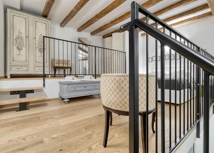 Domus Aeria By Different * Bolonia