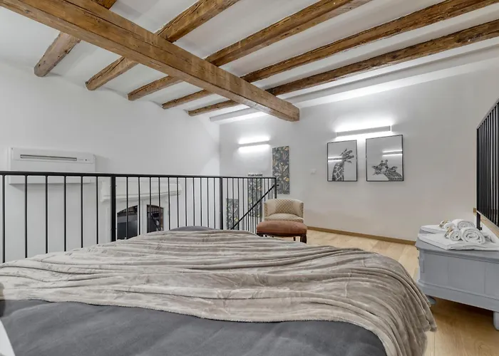 Domus Aeria By Different * Bolonia